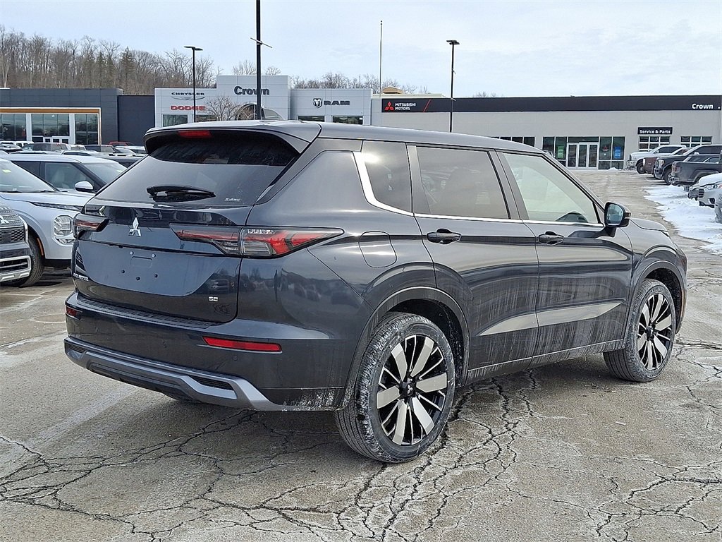 New 2026 Mitsubishi Outlander SE image 4