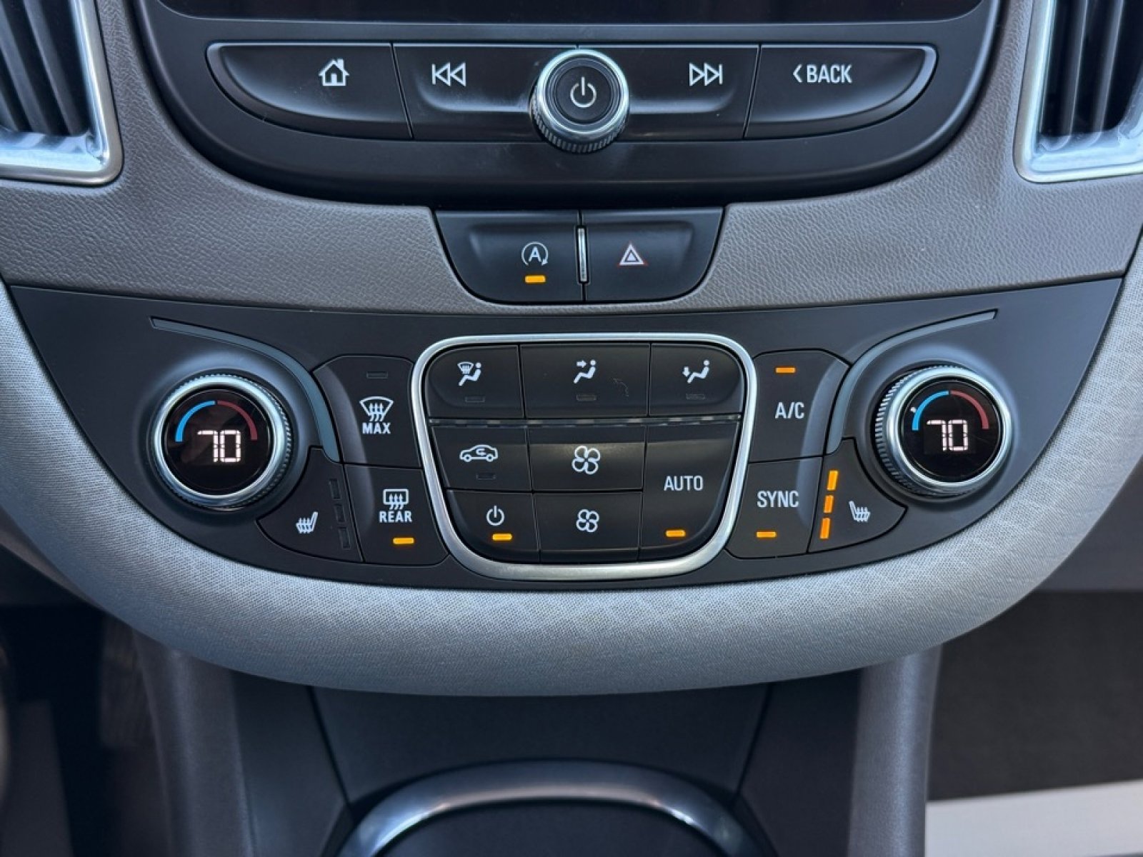 Used 2020 Chevrolet Malibu LT image 27