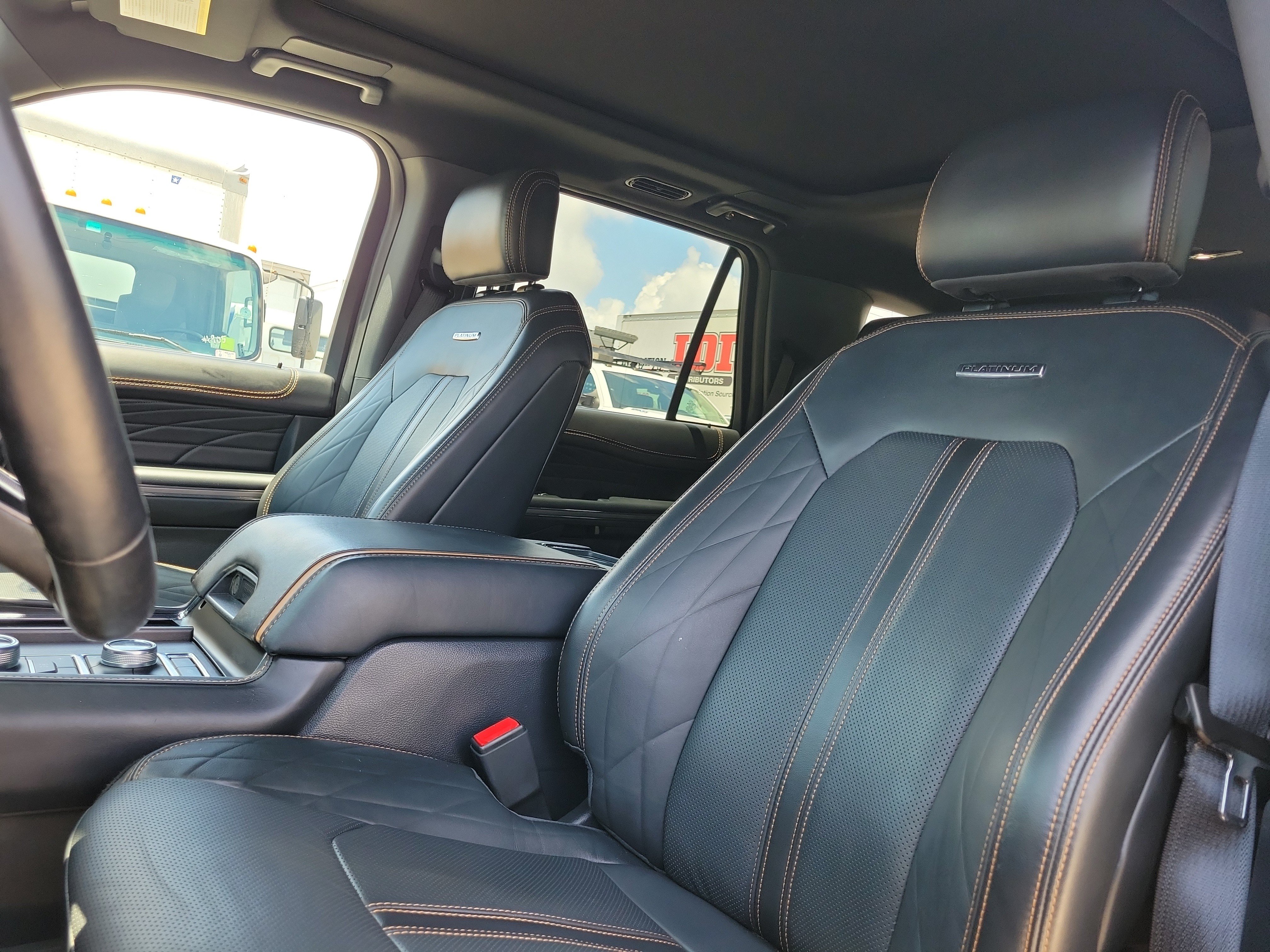 Used 2023 Ford Expedition Platinum AWD/4WD image 22