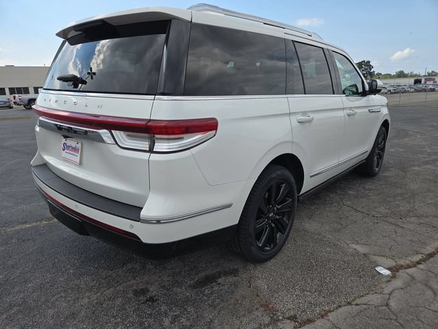 Used 2023 Lincoln Navigator Reserve w/ Monochromatic Package RWD image 8
