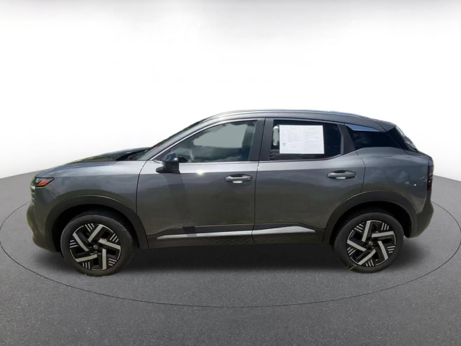 Used 2026 Nissan Kicks SV FWD image 8