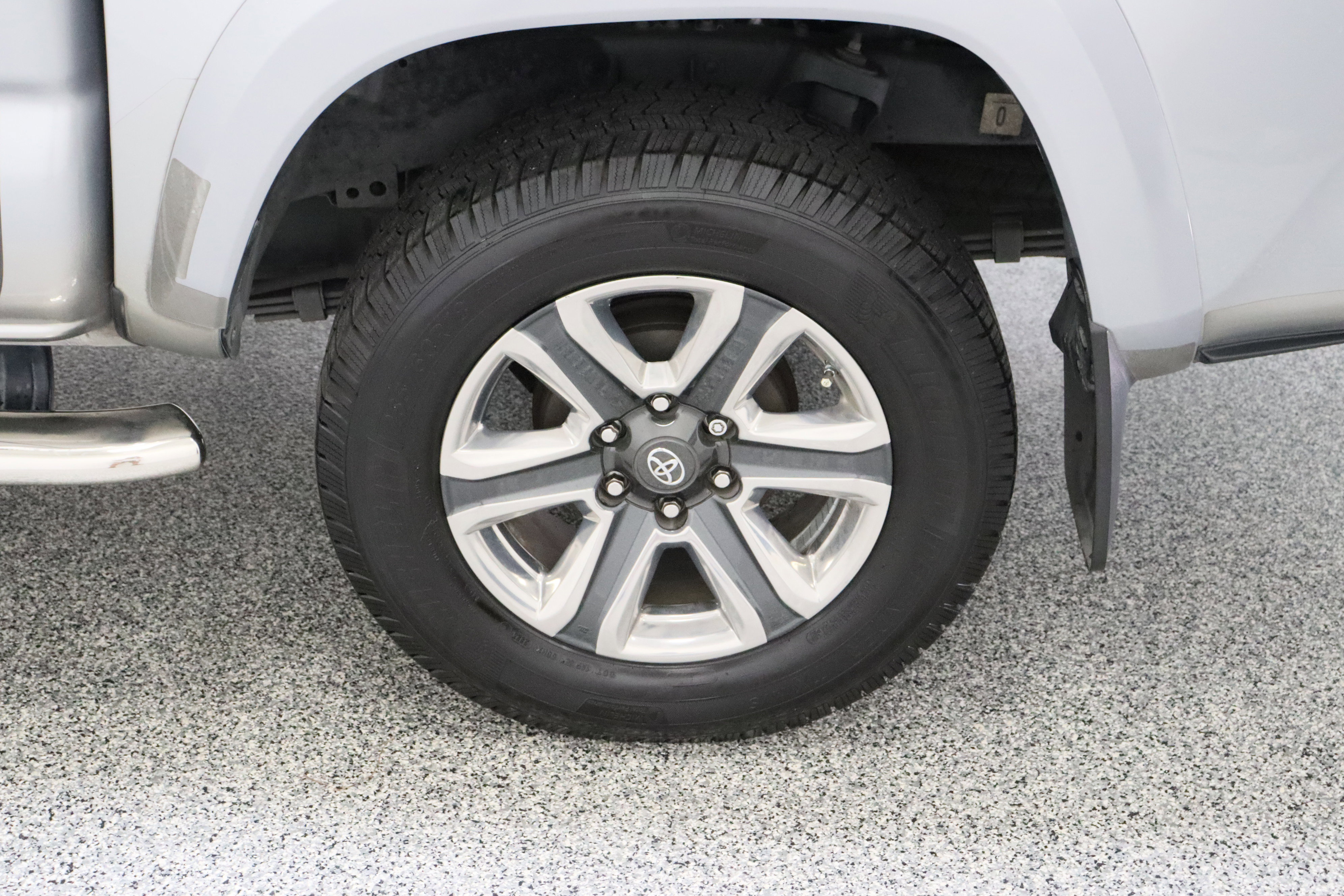 Used 2017 Toyota Tacoma Limited w/ Tow Package image 10