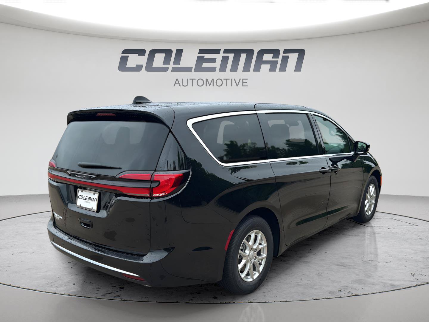 New 2027 Chrysler Pacifica Select FWD image 9