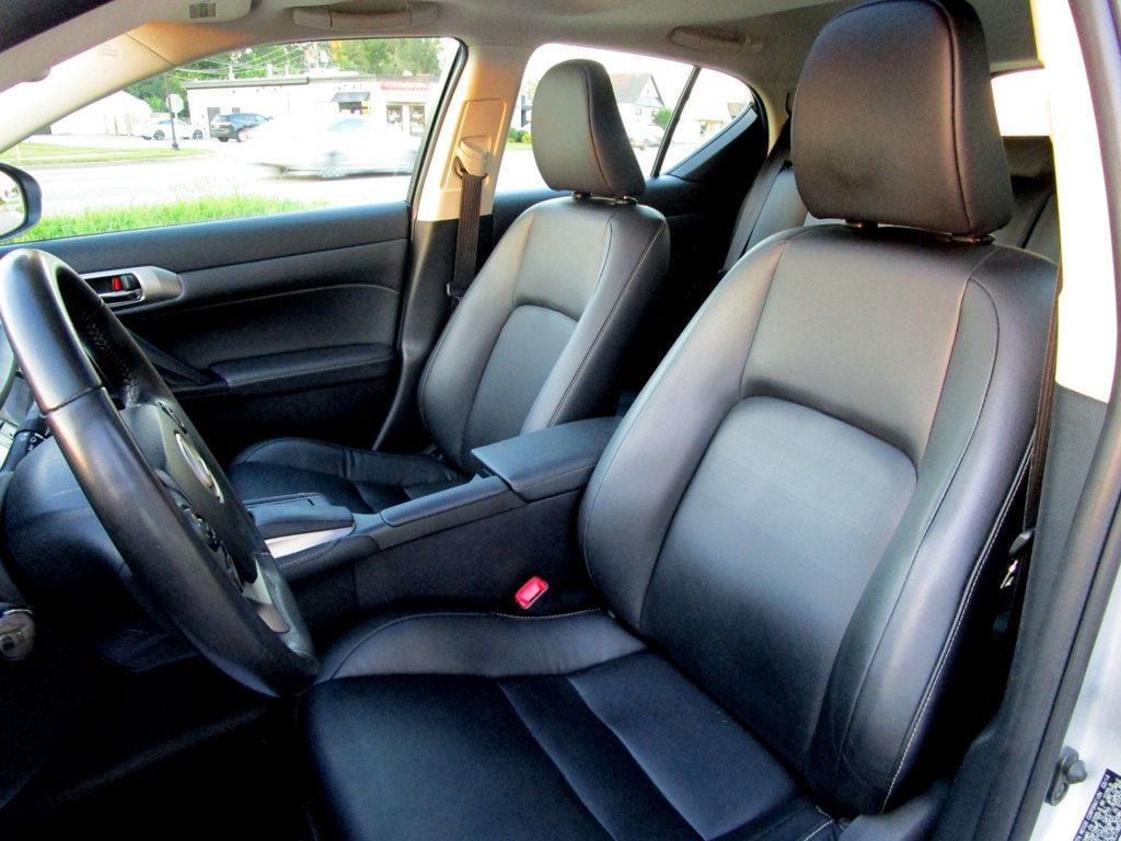 Used 2014 Lexus CT 200h FWD image 15