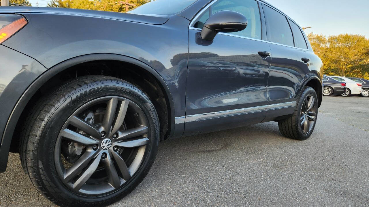 Used 2012 Volkswagen Touareg Executive image 8