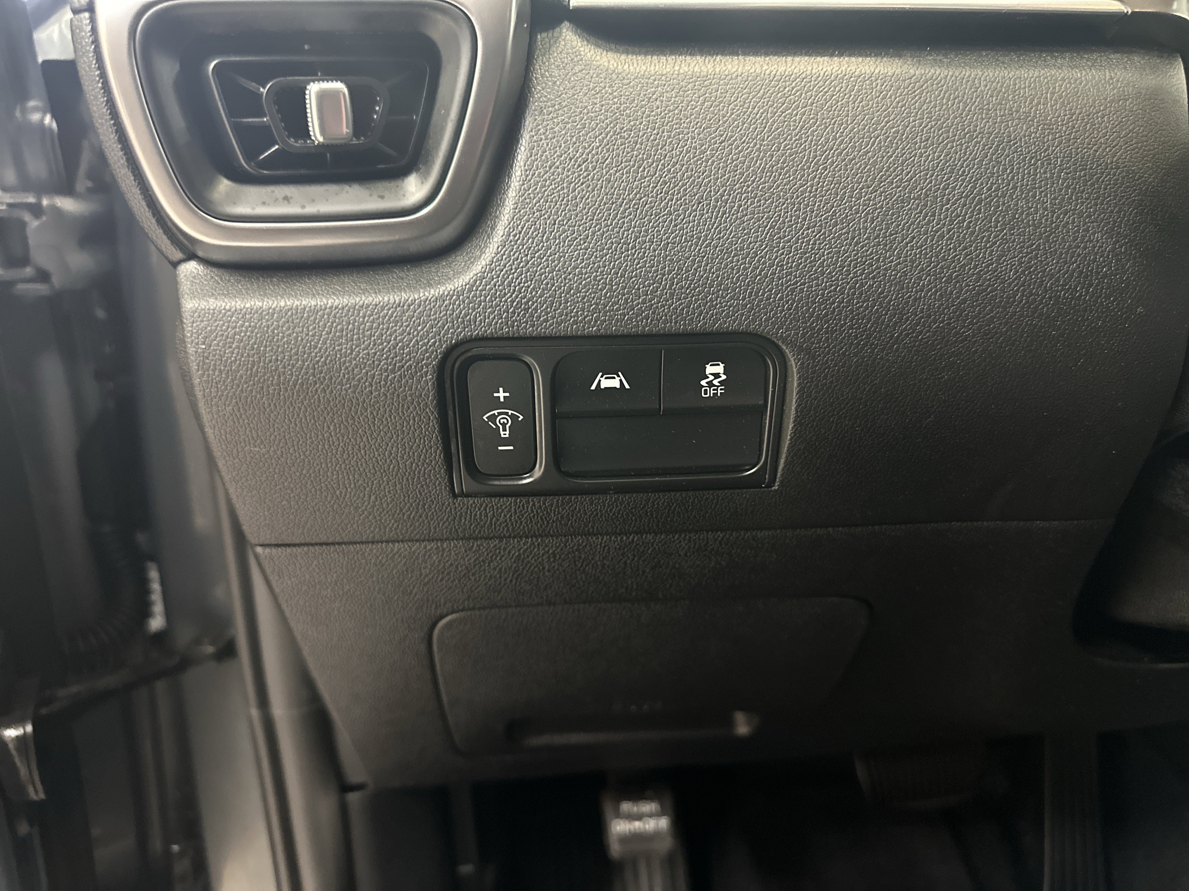 Used 2023 Kia Sorento LX image 22