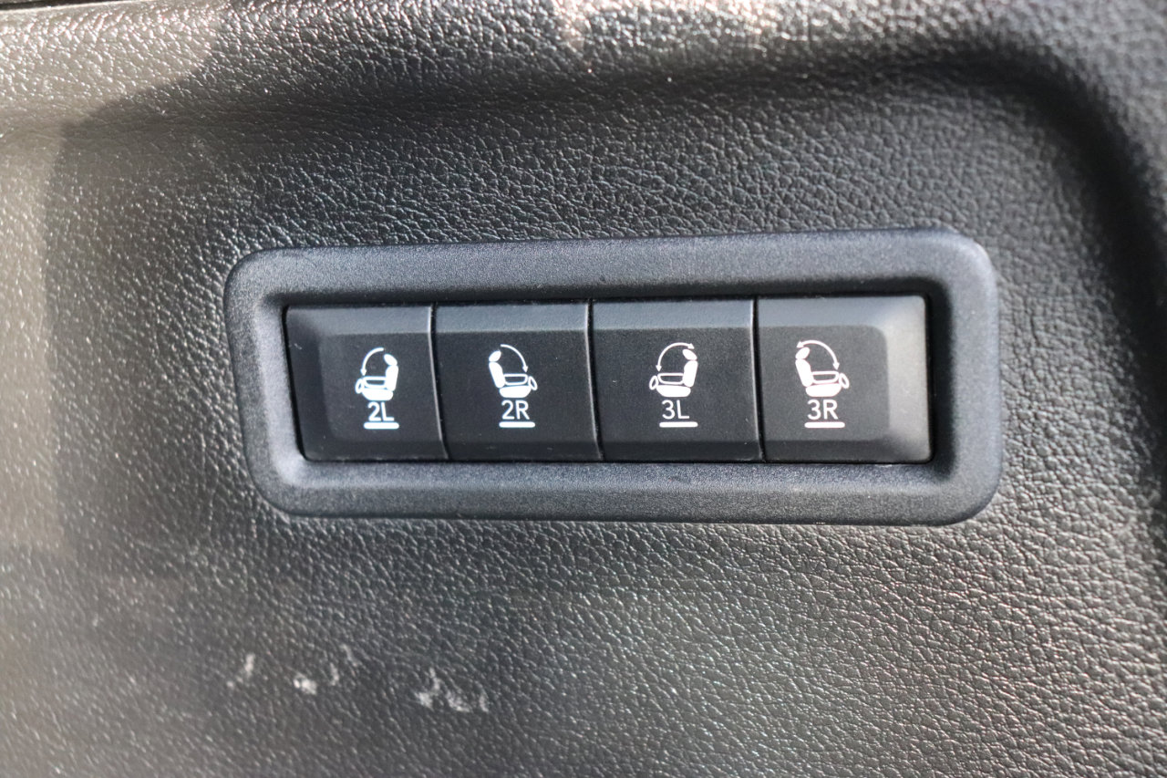 Used 2024 Jeep Wagoneer L Series II w/ Flexible Seating Group image 67
