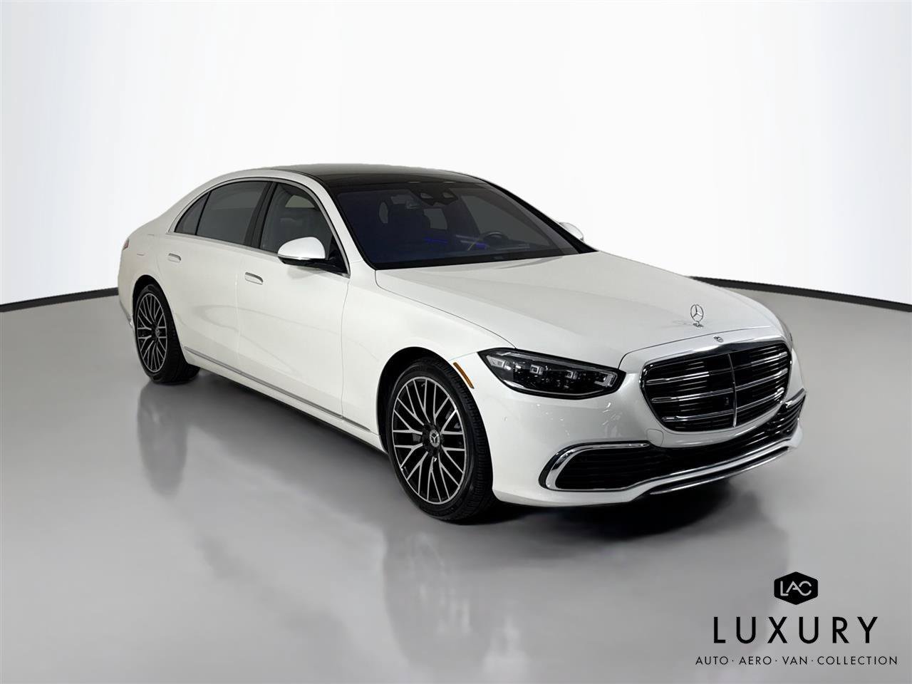 Used 2023 Mercedes-Benz S 500 4MATIC image 2