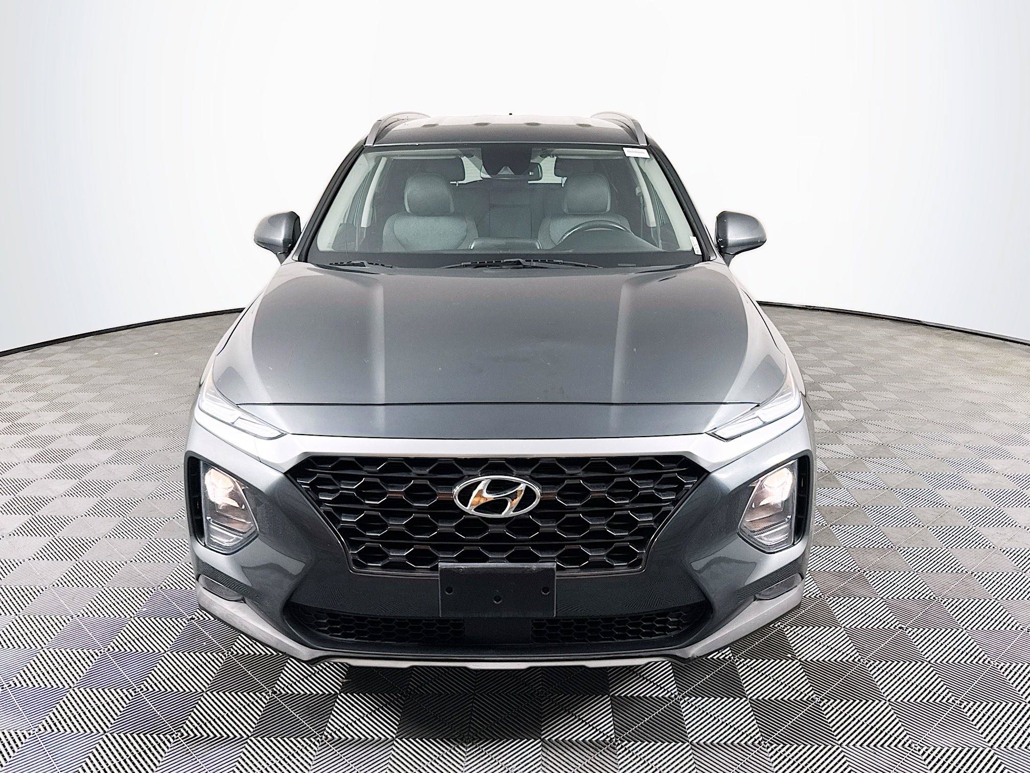 Used 2019 Hyundai Santa Fe SEL w/ Cargo Package FWD image 2