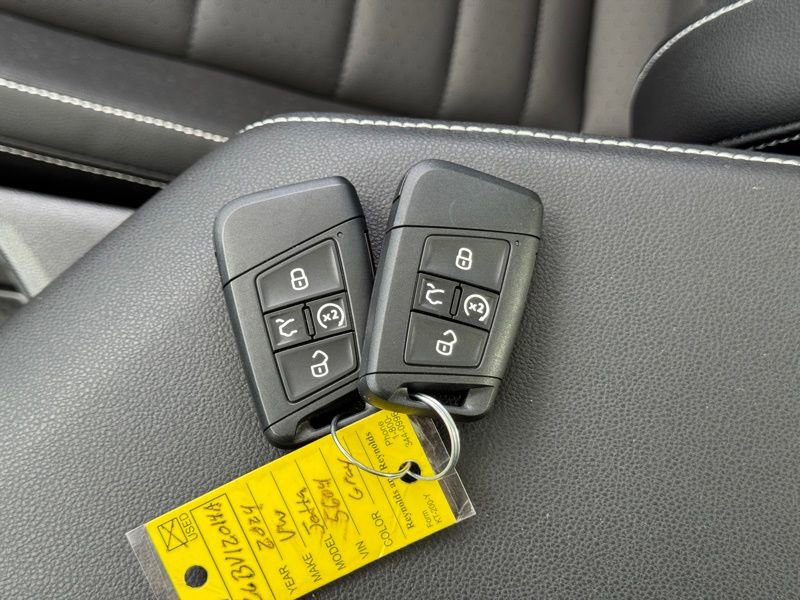 Used 2024 Volkswagen Jetta SE image 37