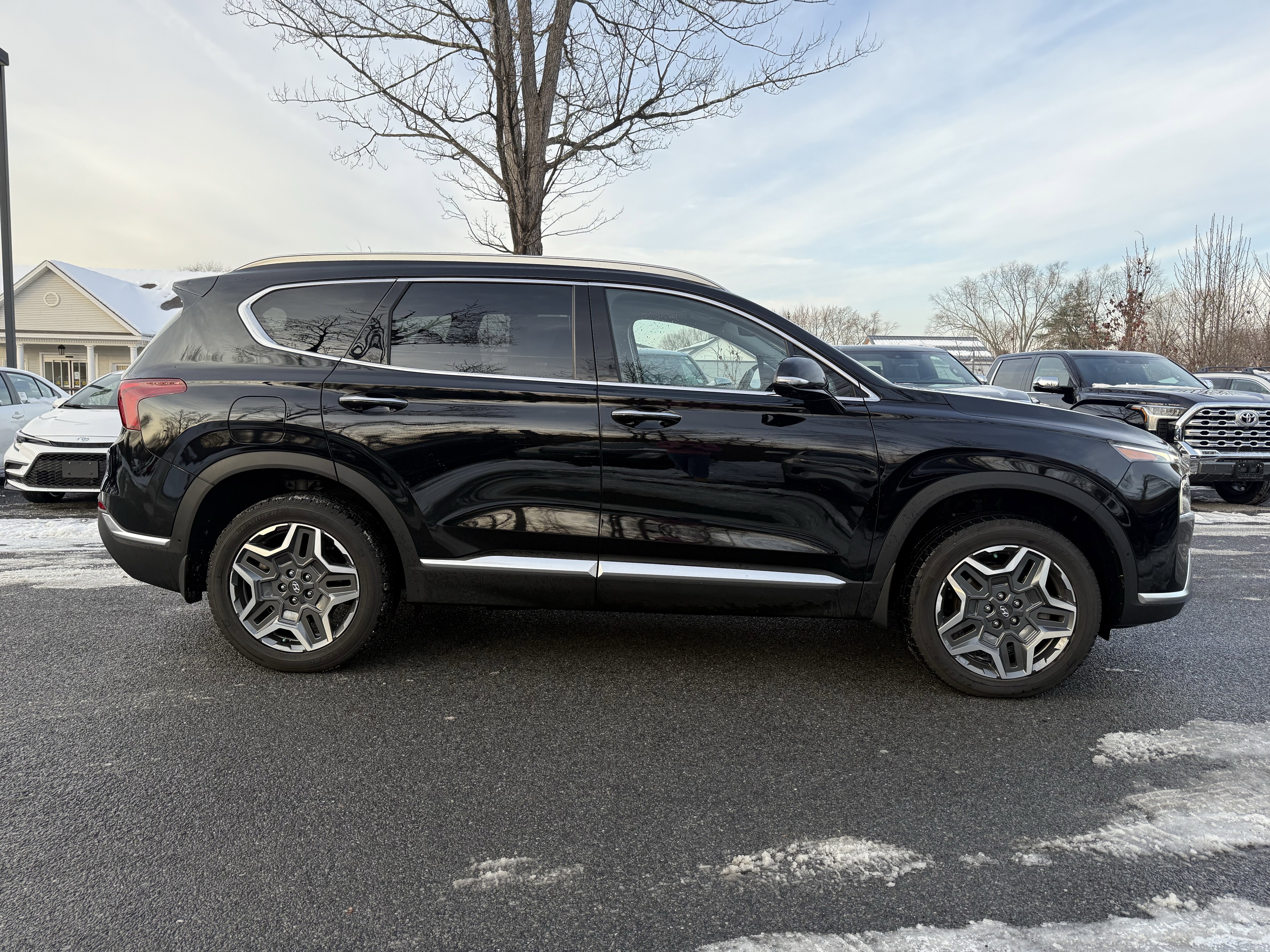 Used 2022 Hyundai Santa Fe Limited image 7