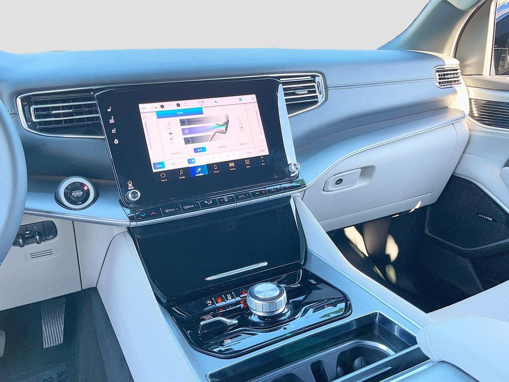 Certified 2025 Jeep Wagoneer L 4WD w/ HD Trailer Tow Package image 24