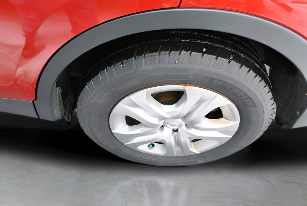 Used 2015 Toyota RAV4 LE image 10