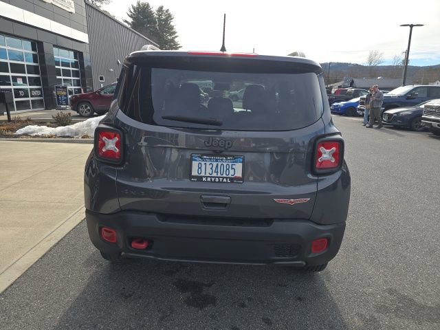 Certified 2022 Jeep Renegade Trailhawk image 5