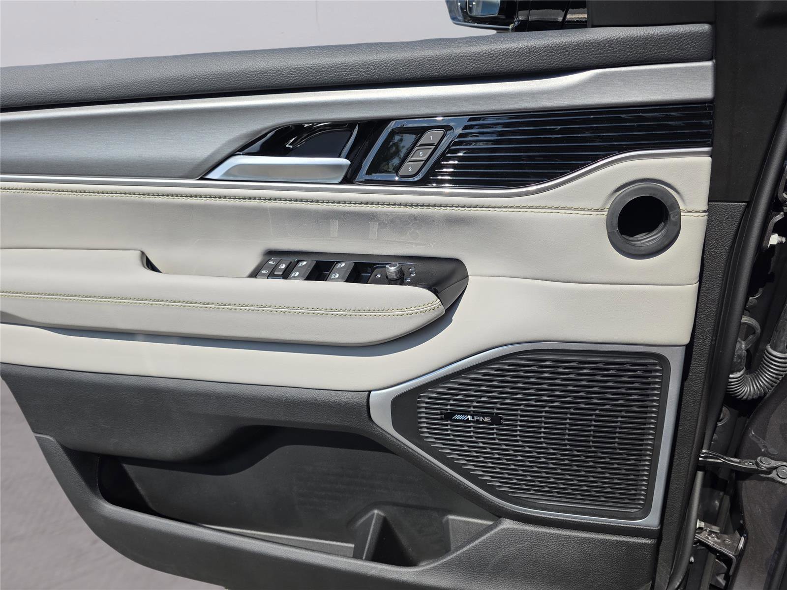 New 2026 Jeep Grand Wagoneer L 4WD w/ Premium Group I image 27