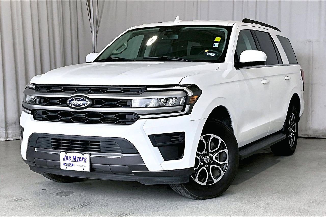 Used 2024 Ford Expedition XLT image 2