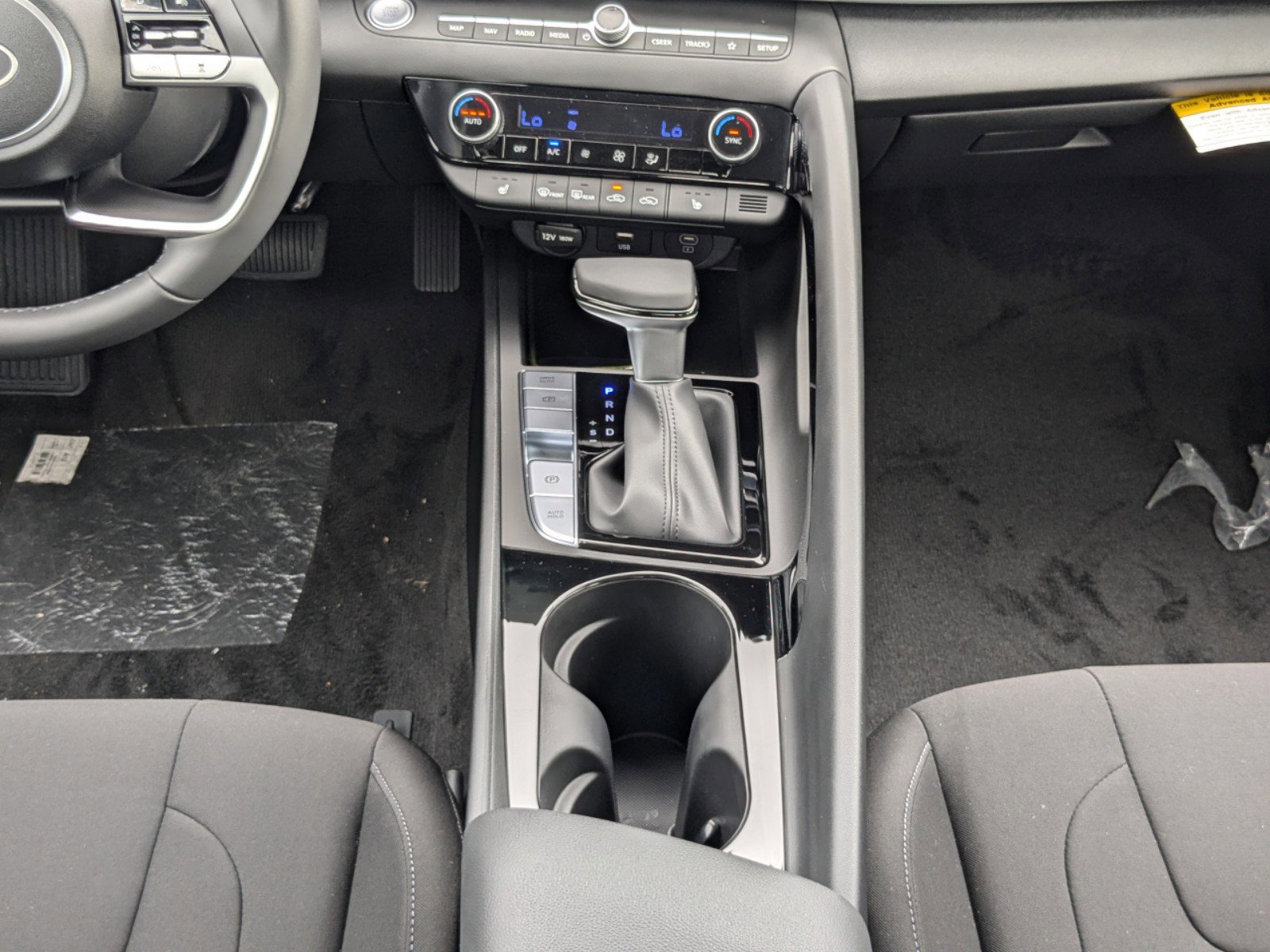 New 2025 Hyundai Elantra SEL image 18