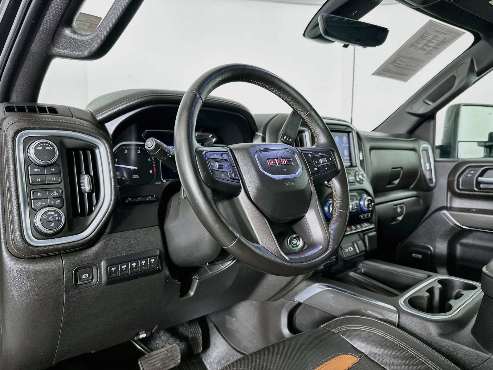 Used 2020 GMC Sierra 3500 AT4 w/ AT4 Premium Package AWD/4WD image 10
