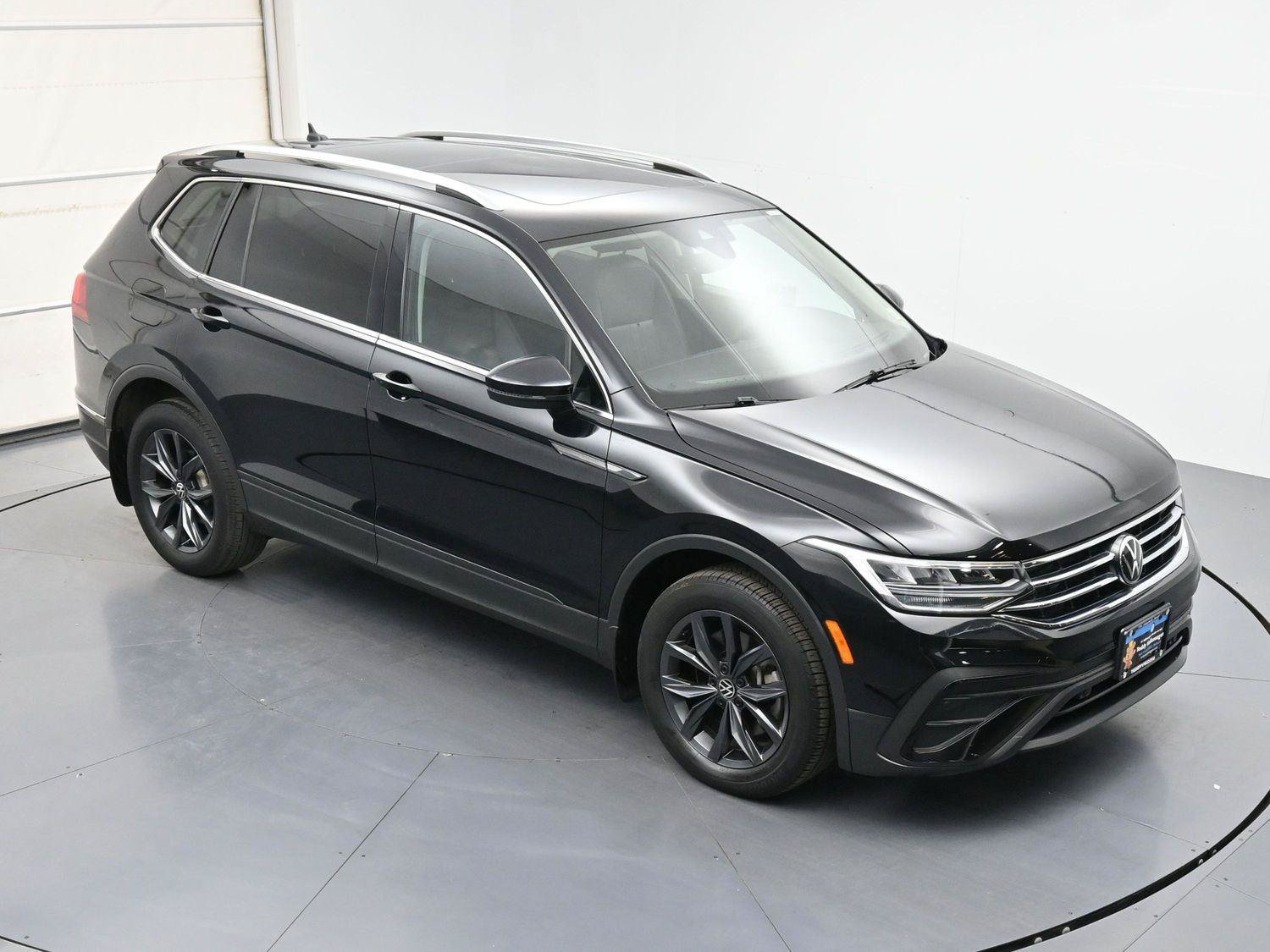 Used 2022 Volkswagen Tiguan SE w/ Panoramic Sunroof Package AWD/4WD image 34
