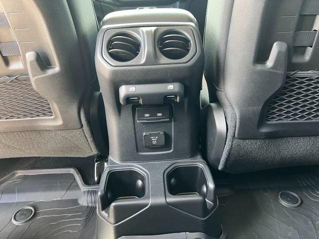 Used 2022 Jeep Wrangler Unlimited Rubicon w/ Cold Weather Group AWD/4WD image 40