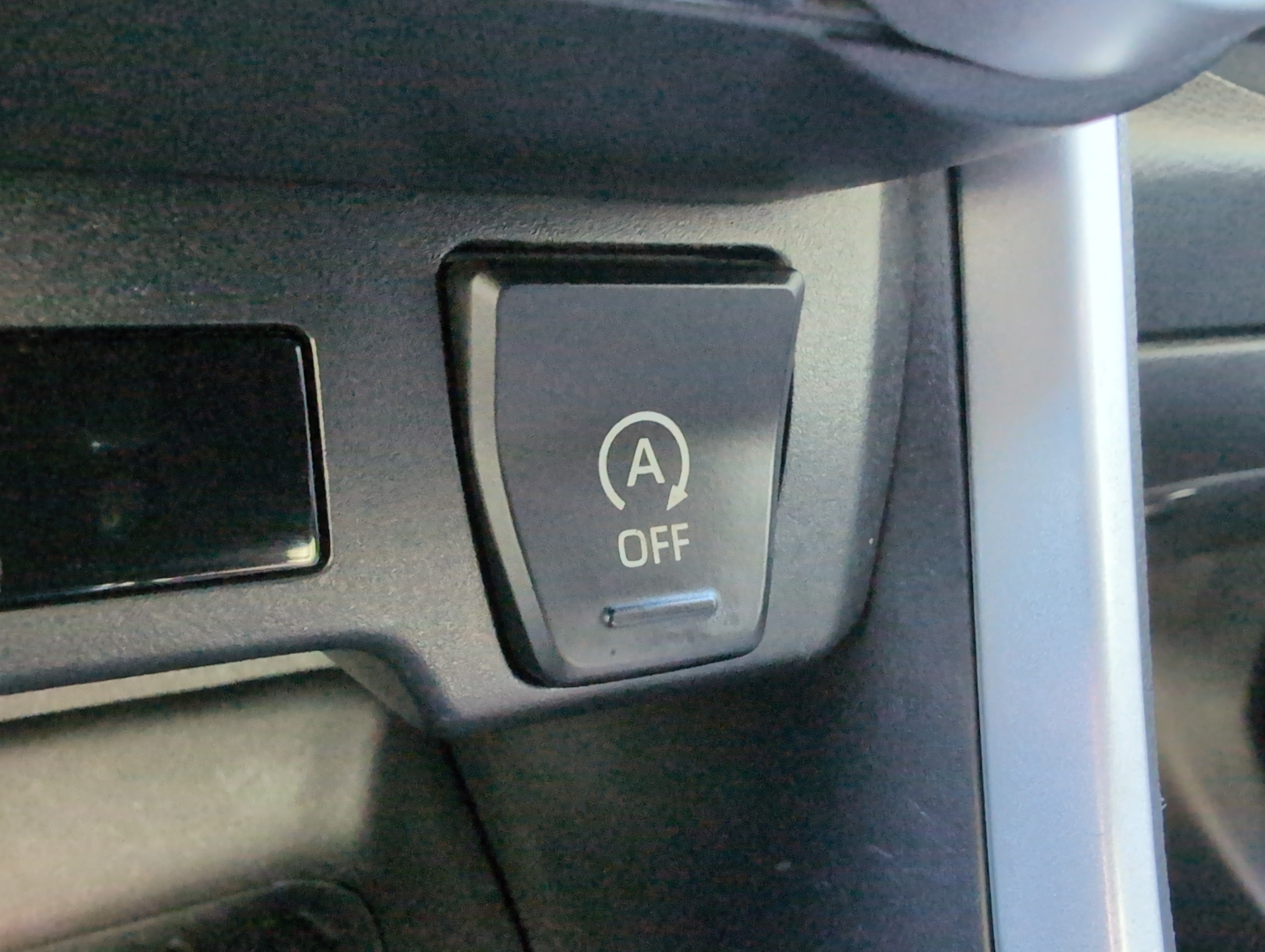 Certified 2022 Toyota RAV4 XLE Premium FWD image 38