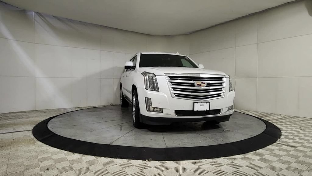 Used 2019 Cadillac Escalade ESV Platinum AWD/4WD image 3