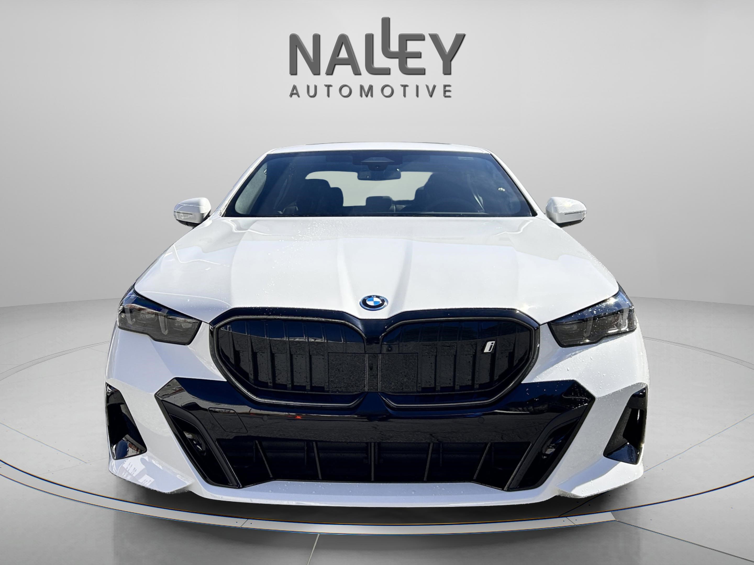 Used 2026 BMW i5 eDrive40 w/ M Sport Package image 9
