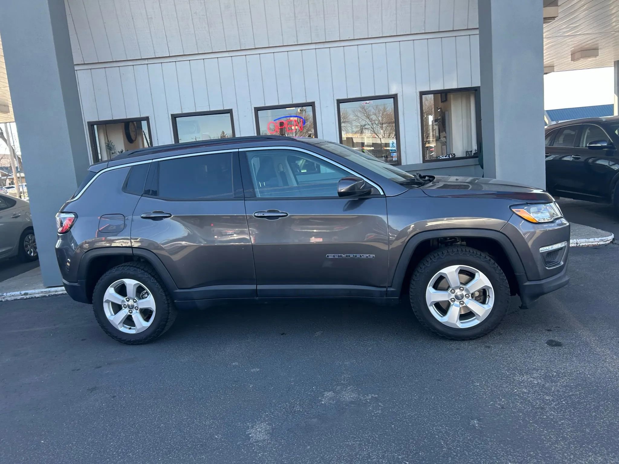 Used 2018 Jeep Compass Latitude image 26