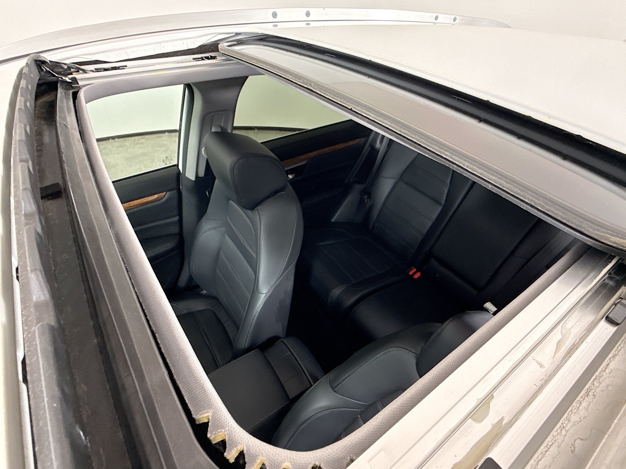 Used 2020 Honda CR-V Touring image 14