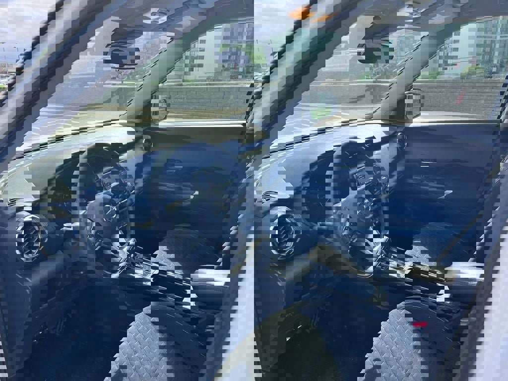 Used 2021 Nissan Kicks SV FWD image 9