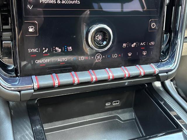 Certified 2025 GMC Yukon XL AT4 AWD/4WD image 15