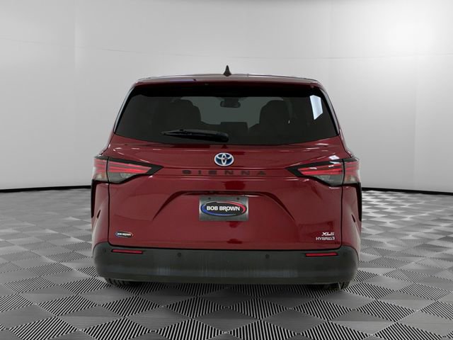 Used 2022 Toyota Sienna XLE FWD image 4