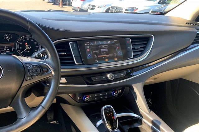 Used 2018 Buick Enclave Essence FWD image 5