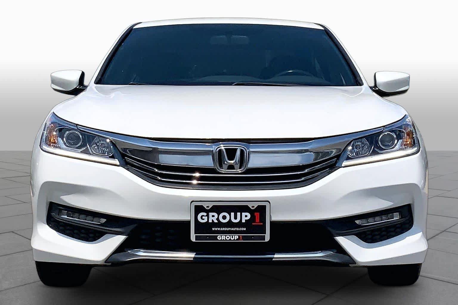 Used 2017 Honda Accord Sport Special Edition image 4