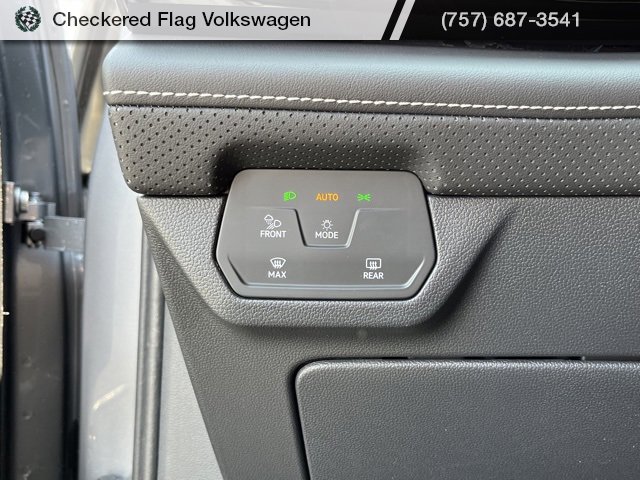 New 2025 Volkswagen Atlas Cross Sport SE image 30