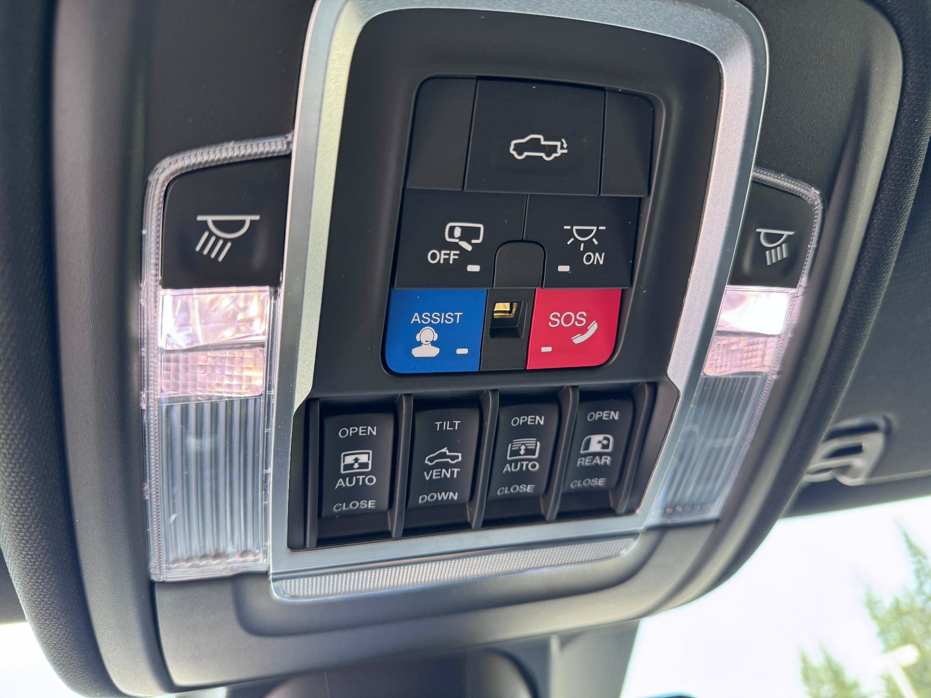 Used 2019 RAM 1500 Limited AWD/4WD image 37