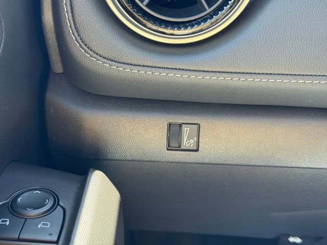 Used 2023 Chevrolet Colorado LT w/ LT Convenience Package AWD/4WD image 33