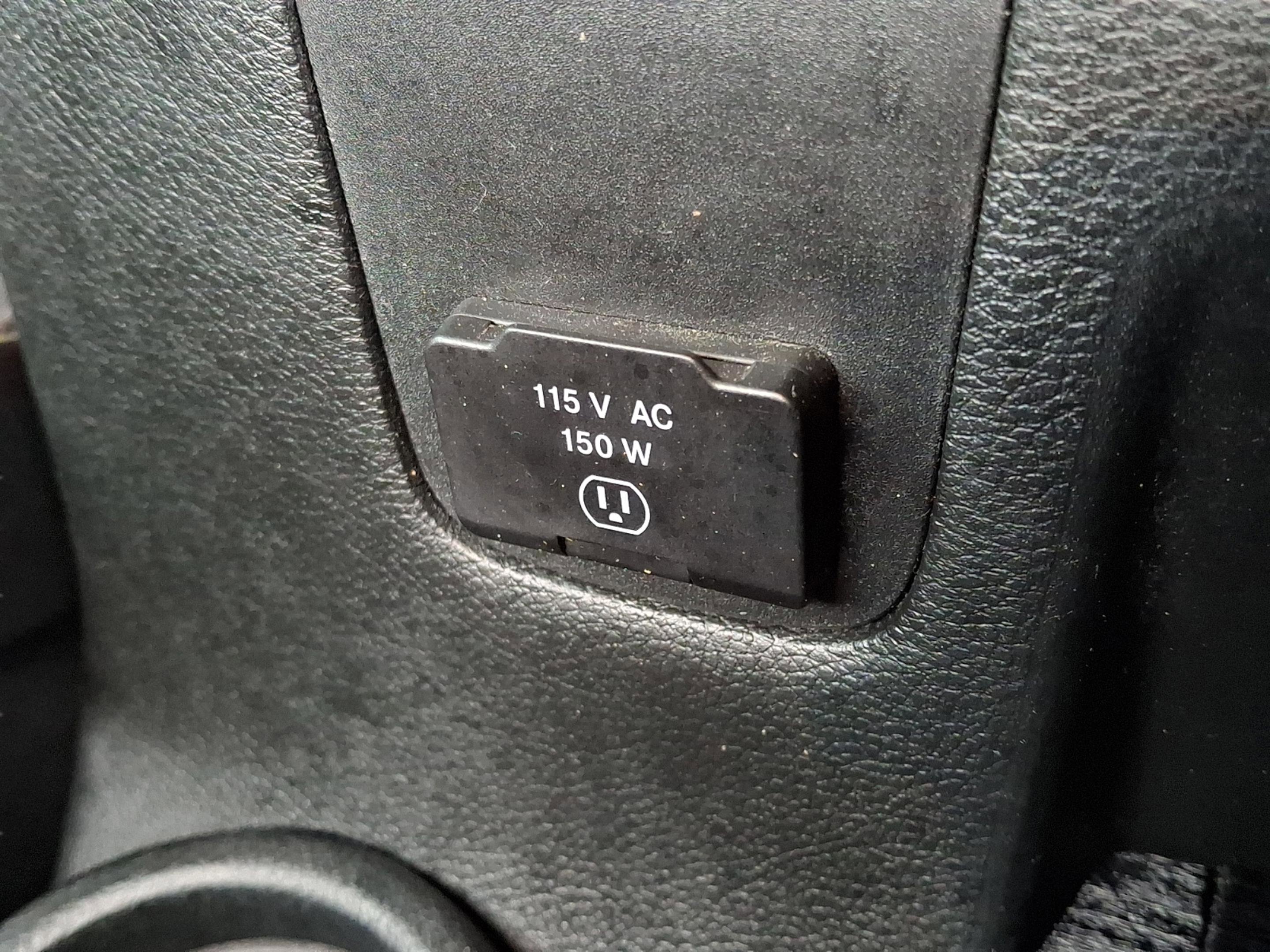 Certified 2017 Jeep Wrangler Unlimited Sahara w/ Connectivity Group image 20