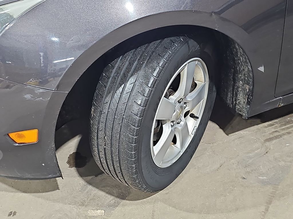 Used 2016 Chevrolet Cruze LT w/ Technology Package image 36