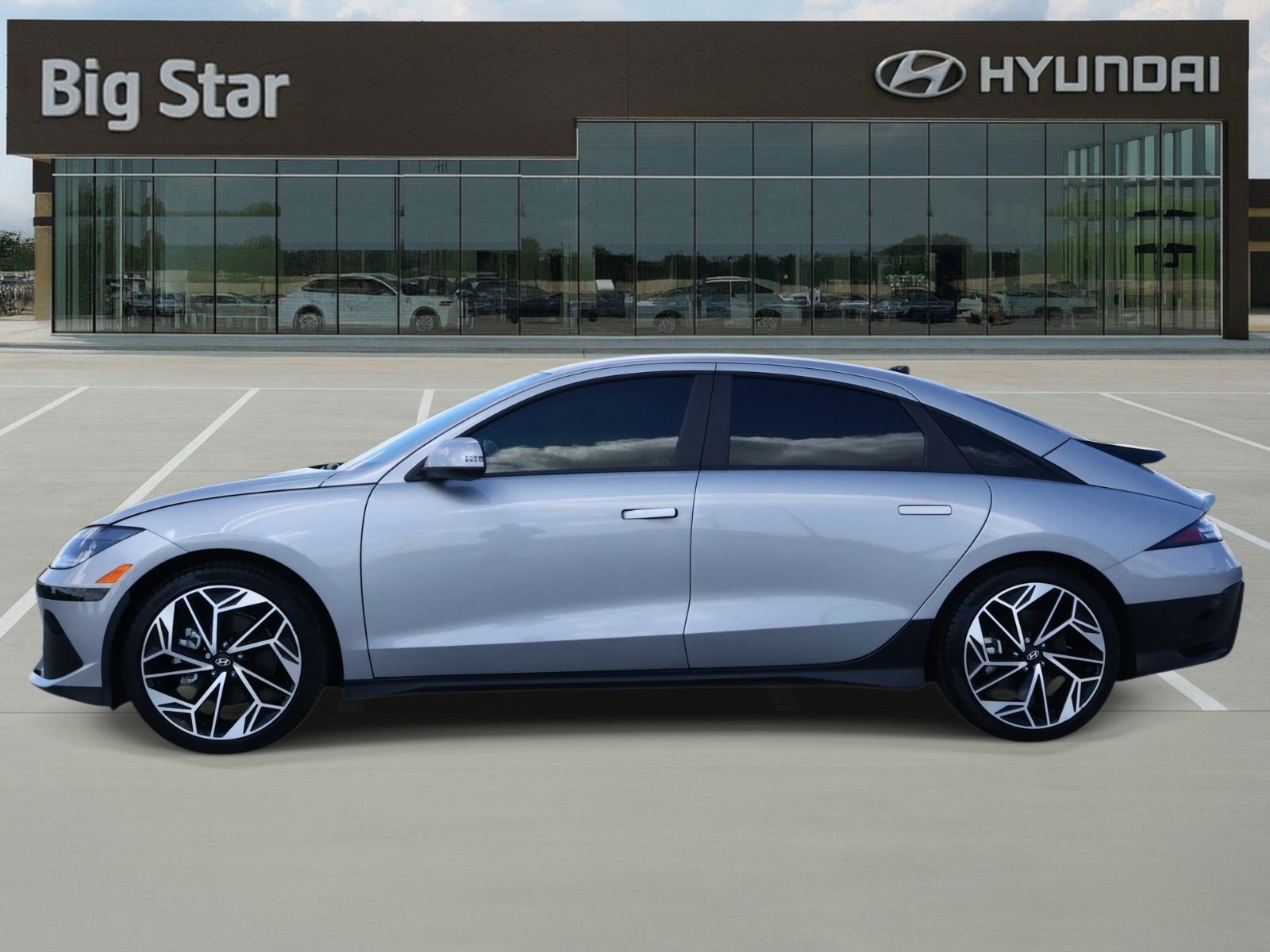 Used 2025 Hyundai Ioniq 6 SEL RWD image 2