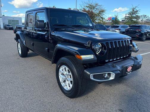 Used 2023 Jeep Gladiator Sport AWD/4WD image 10