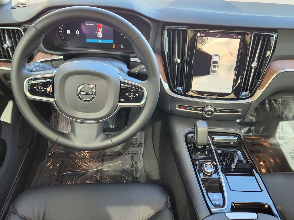 Used 2025 Volvo S60 T8 Plus image 3