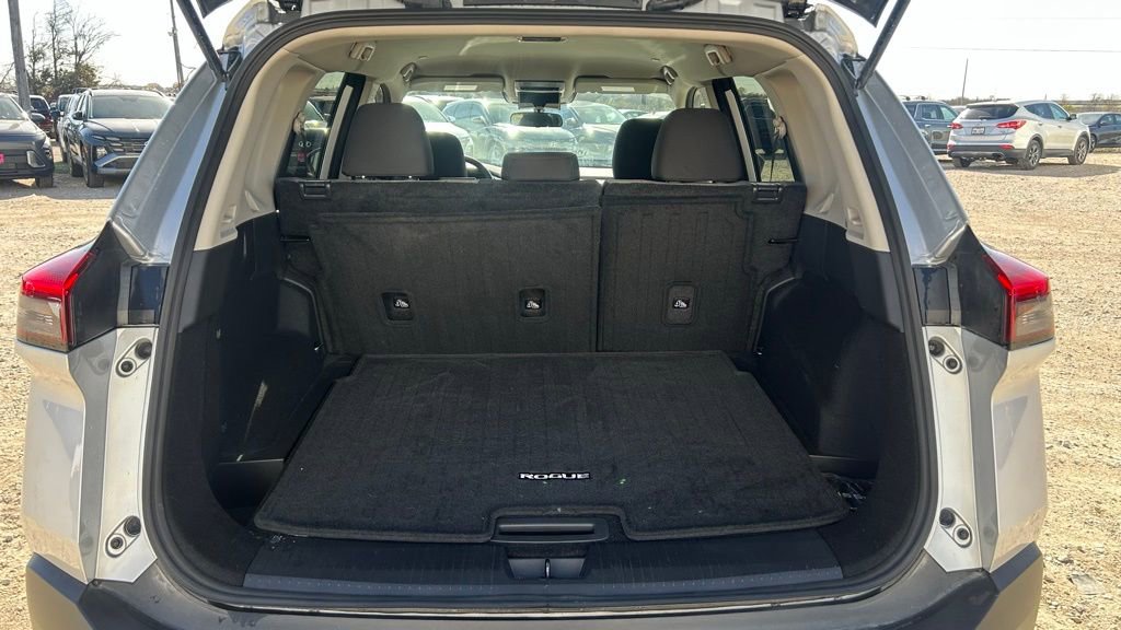 Used 2023 Nissan Rogue SV image 26