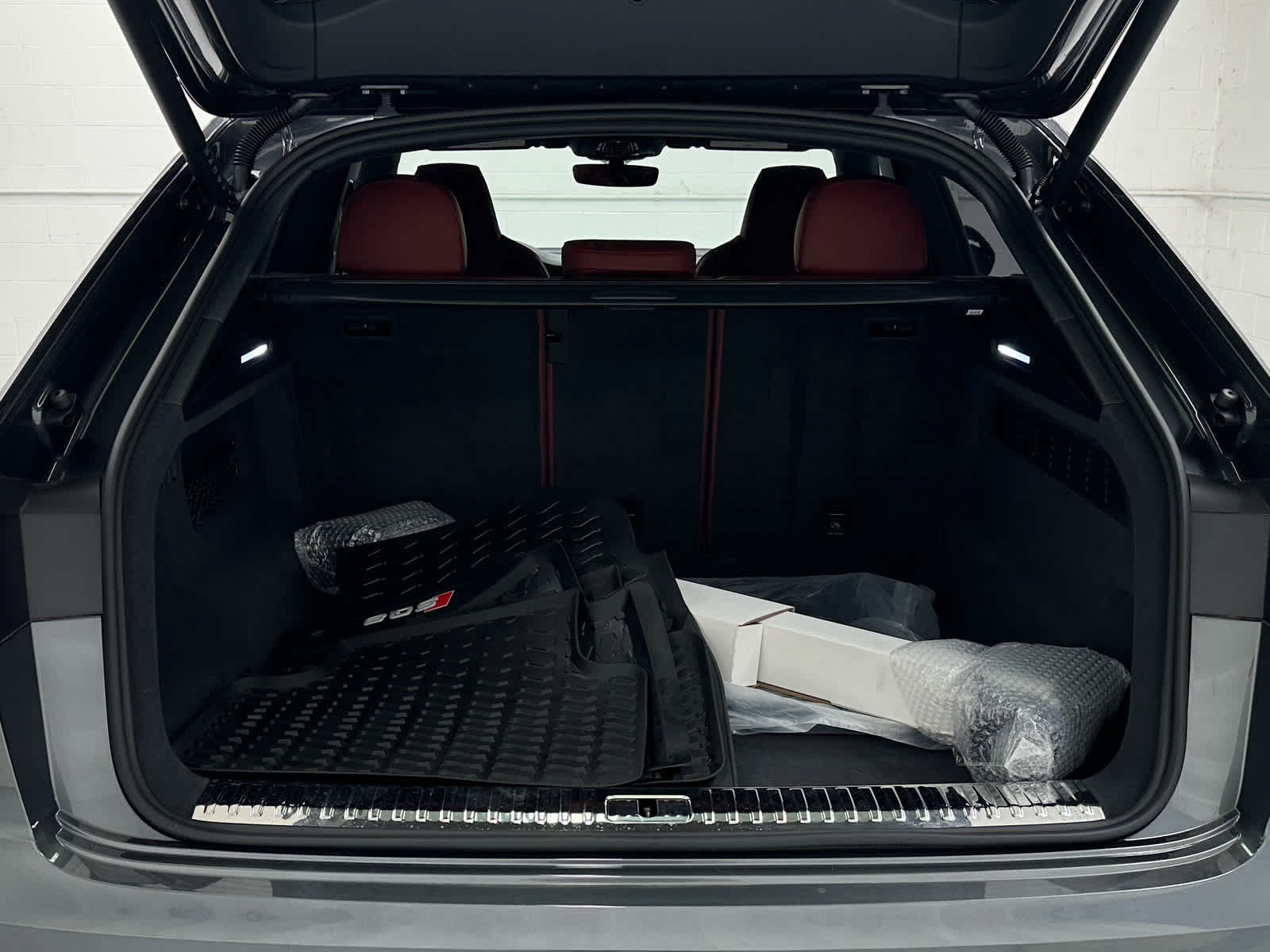 Used 2026 Audi SQ8 Prestige AWD/4WD image 43