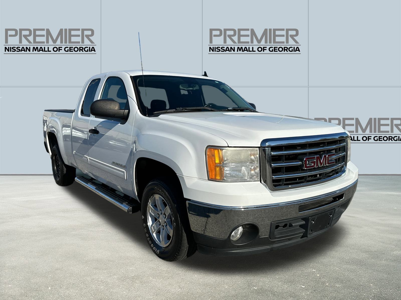 Used 2013 GMC Sierra 1500 SLE w/ Power Tech Package image 3