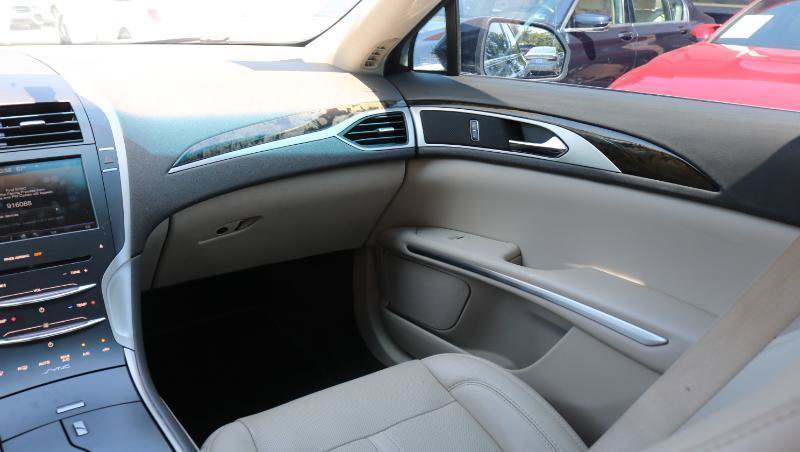 Used 2016 Lincoln MKZ w/ Equipment Group 300A Reserve FWD image 18