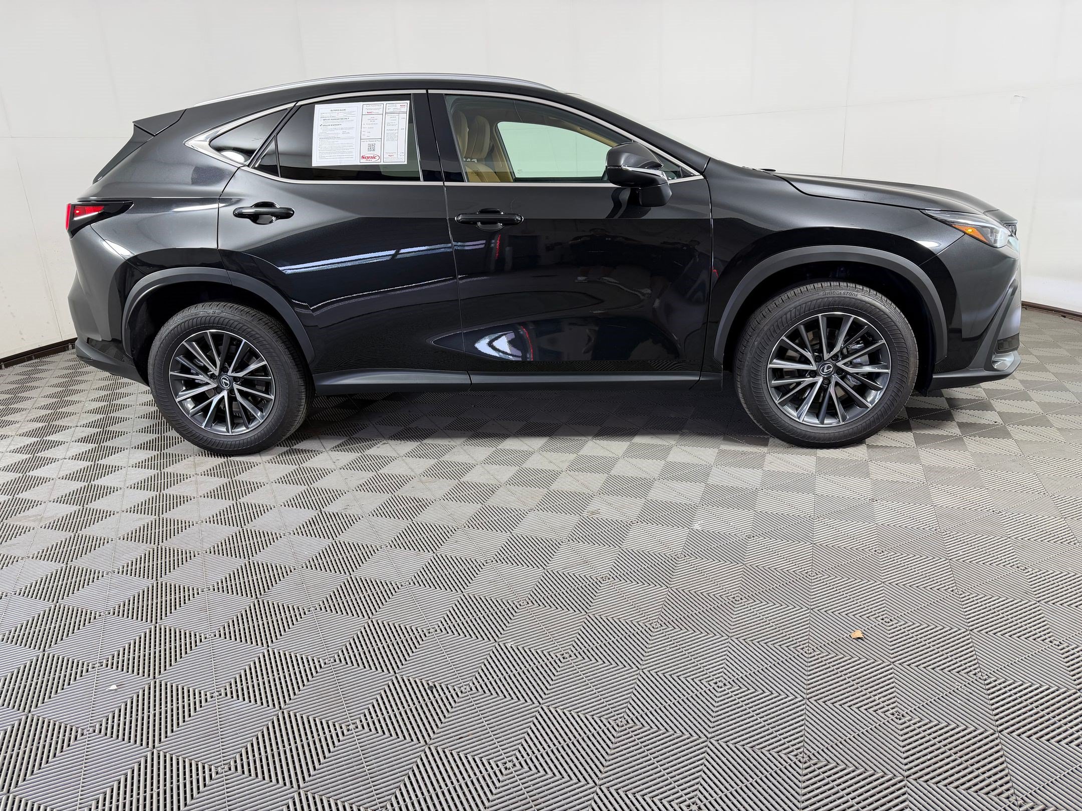 Used 2025 Lexus NX 350 AWD image 8