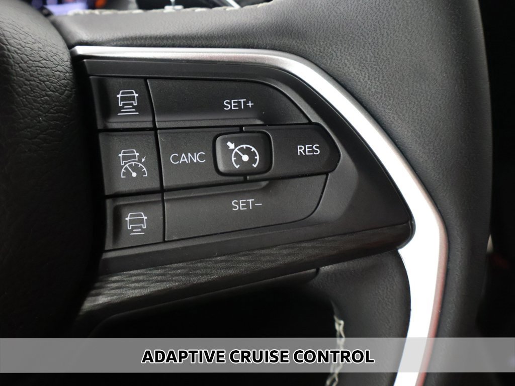 Used 2024 Jeep Grand Cherokee L Altitude image 4