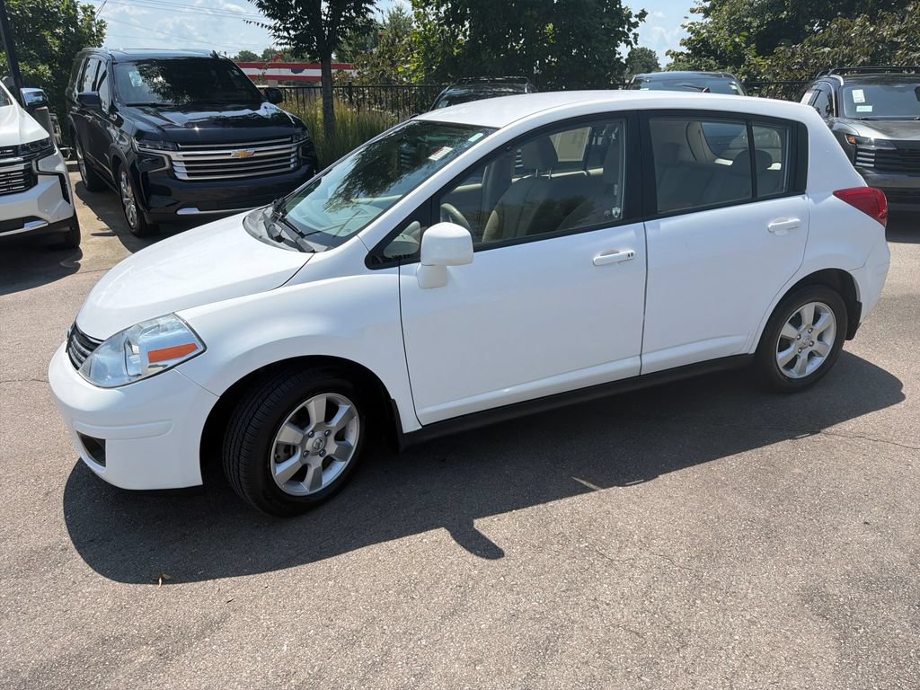 Used 2007 Nissan Versa Hatchback w/ Convenience Pkg FWD video 3