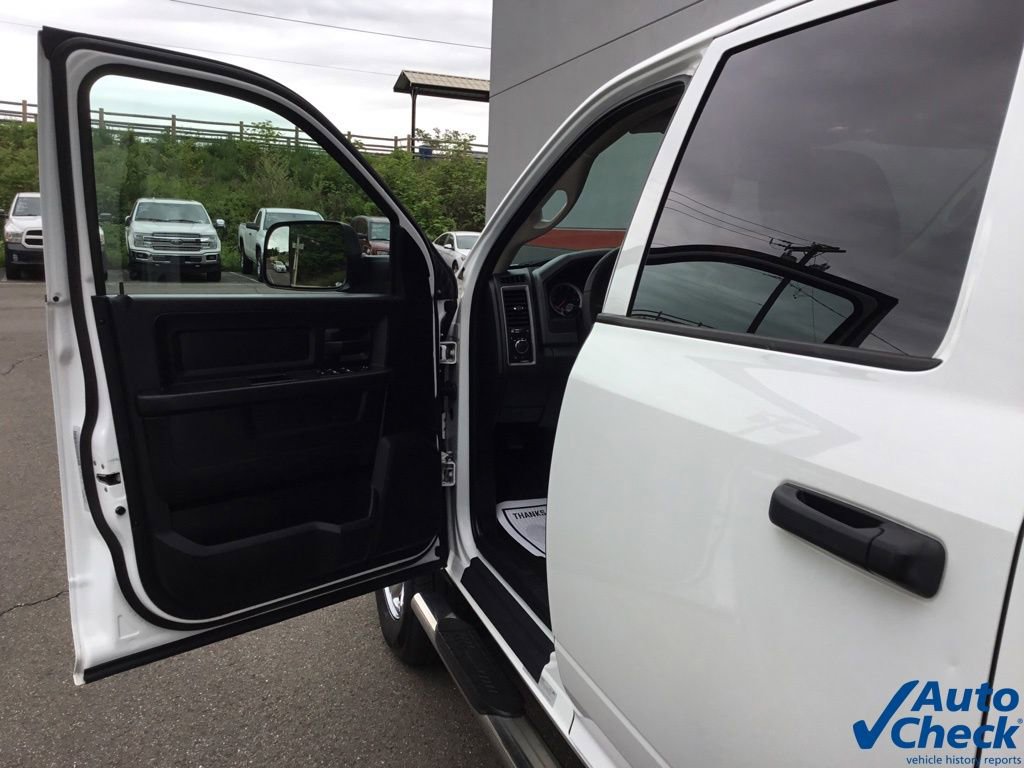 Used 2015 RAM 3500 Tradesman w/ Chrome Appearance Group image 25